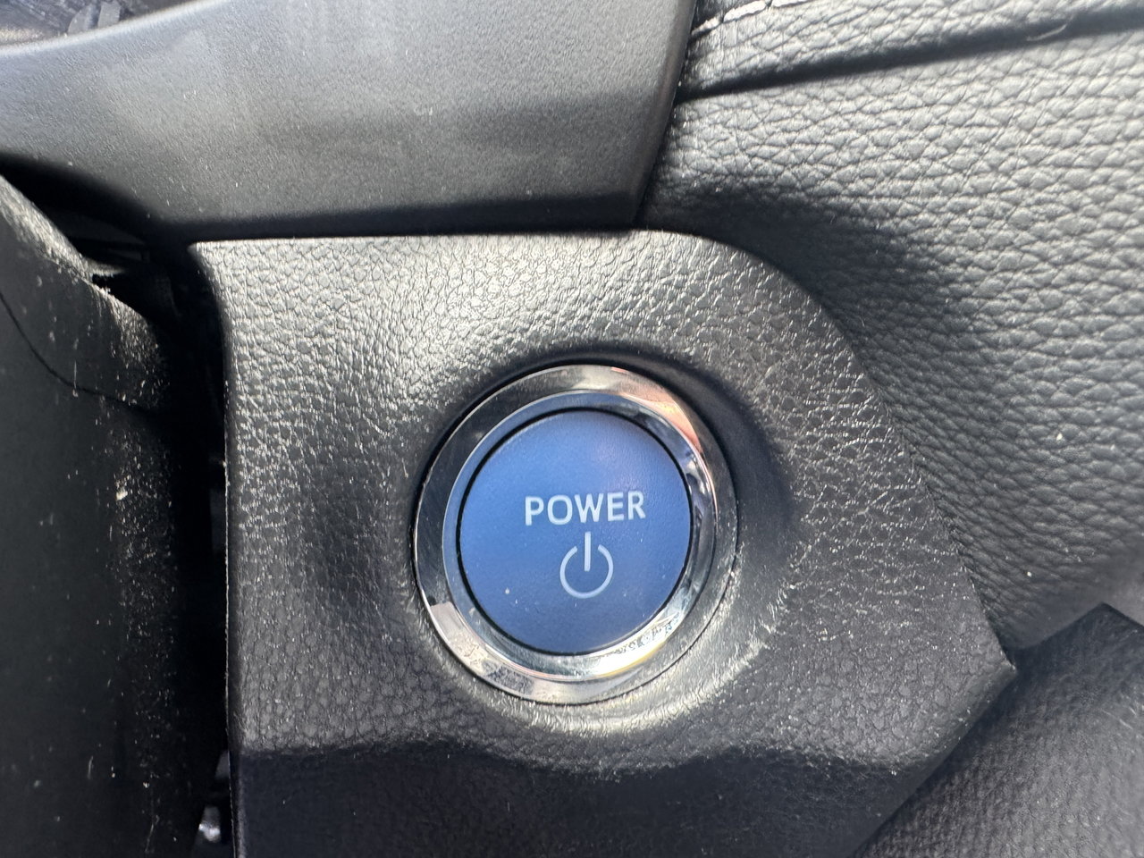 2022 Toyota RAV4 Hybrid XLE-39