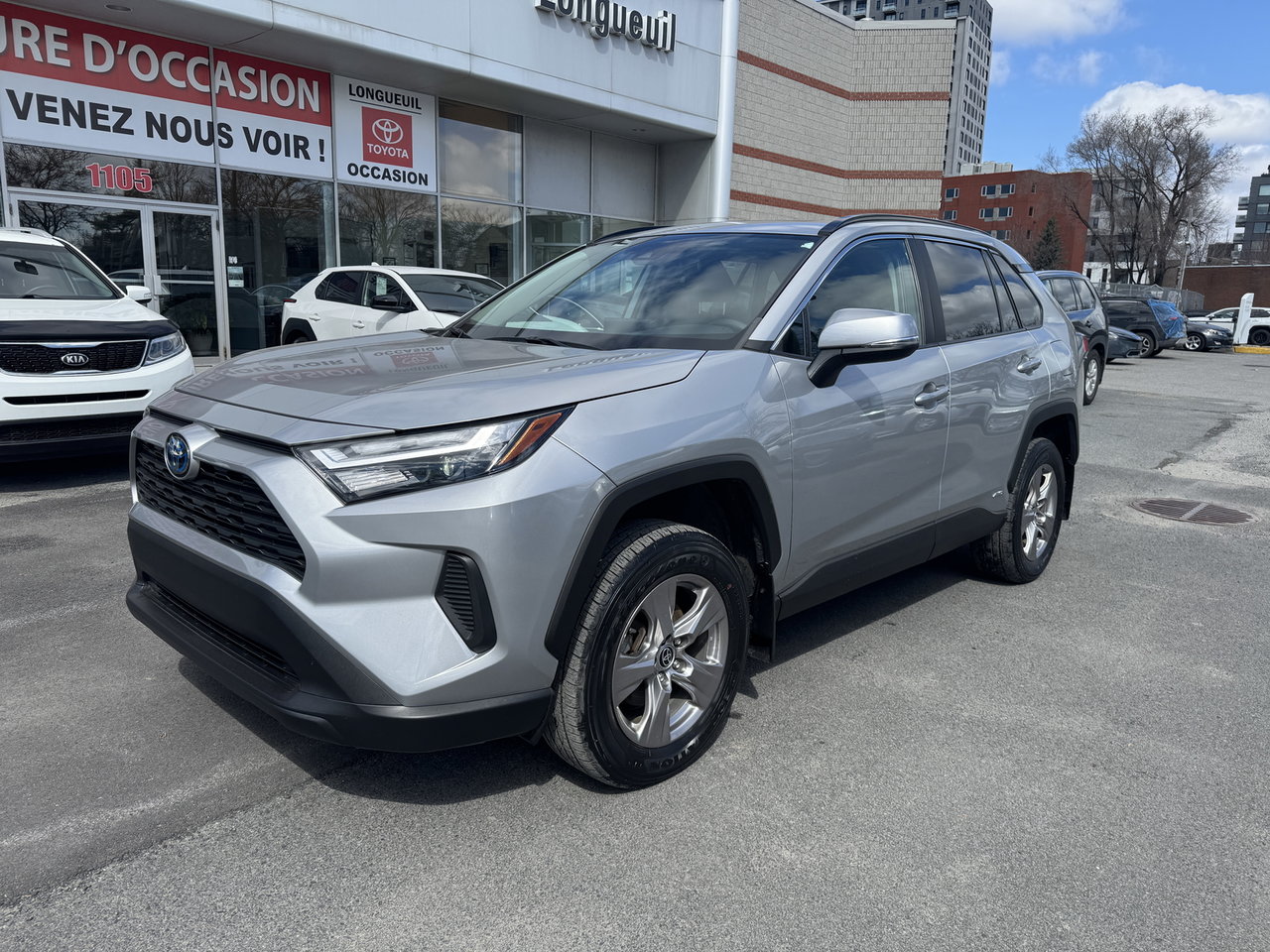 2022 Toyota RAV4 Hybrid XLE-21