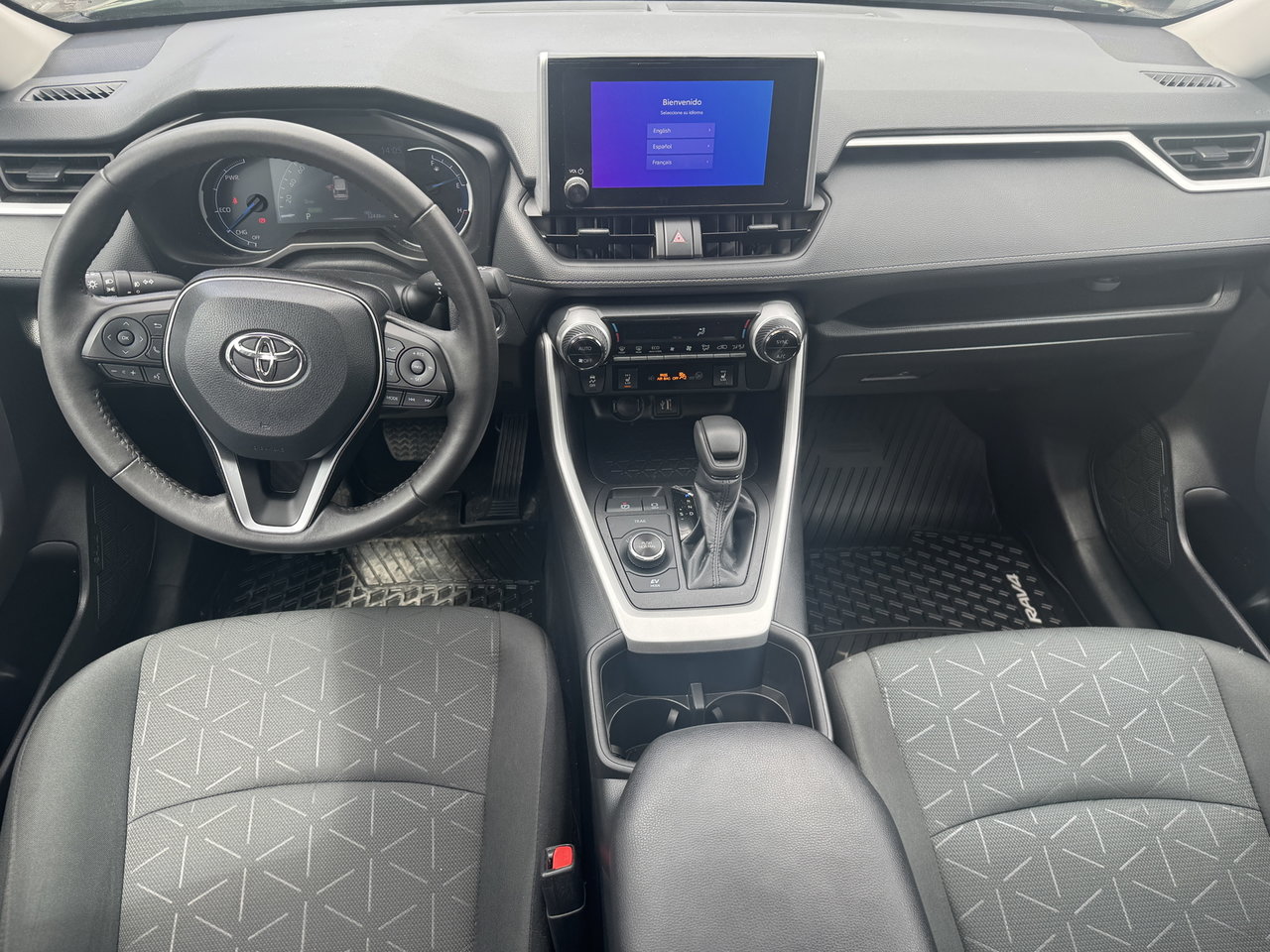 2024 Toyota RAV4 XLE HYBRIDE-9