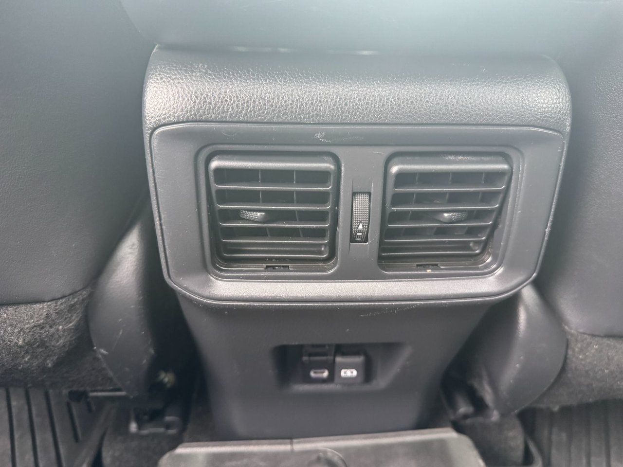2024 Toyota RAV4 Prime SE-13