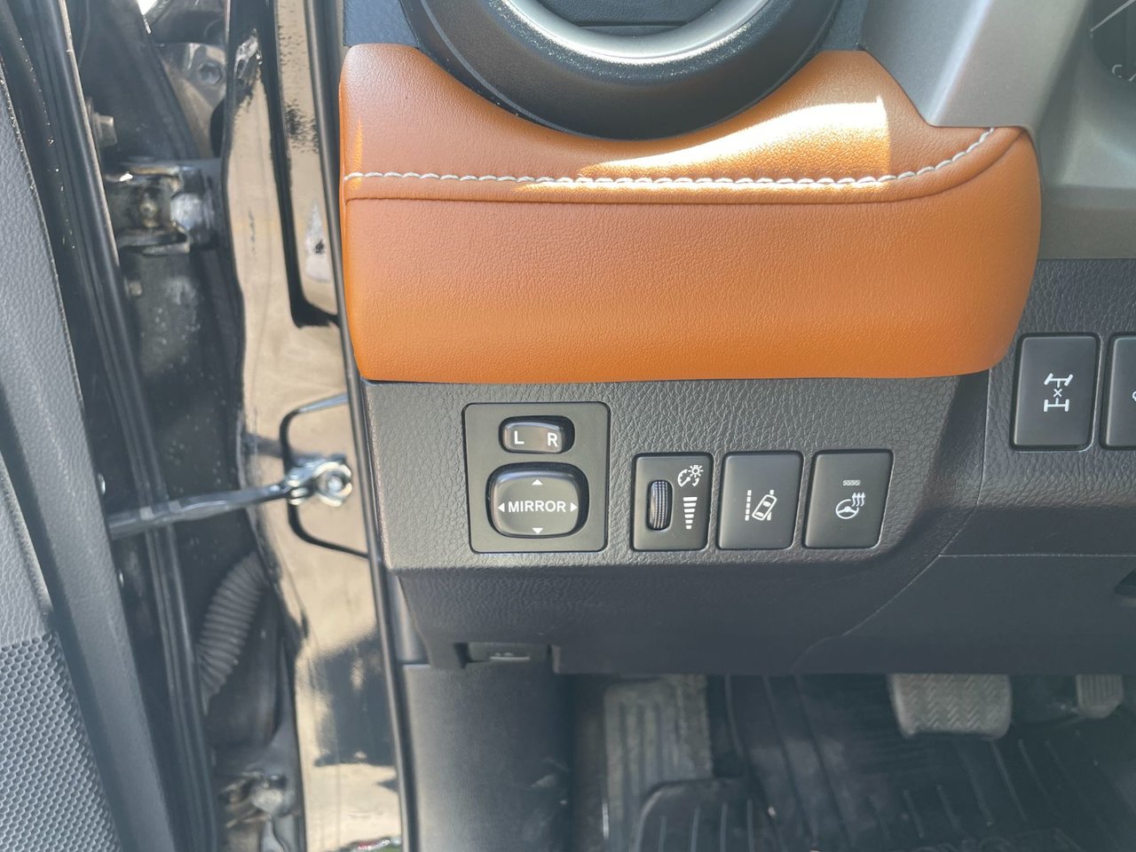 2016 Toyota RAV4 Limited-11
