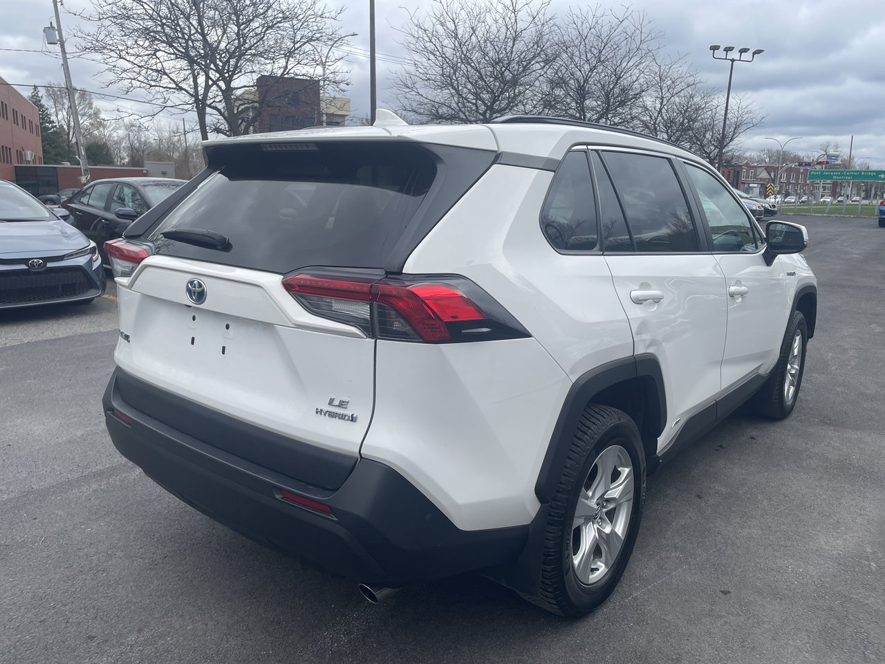 2019 Toyota RAV4 Hybrid LE-4