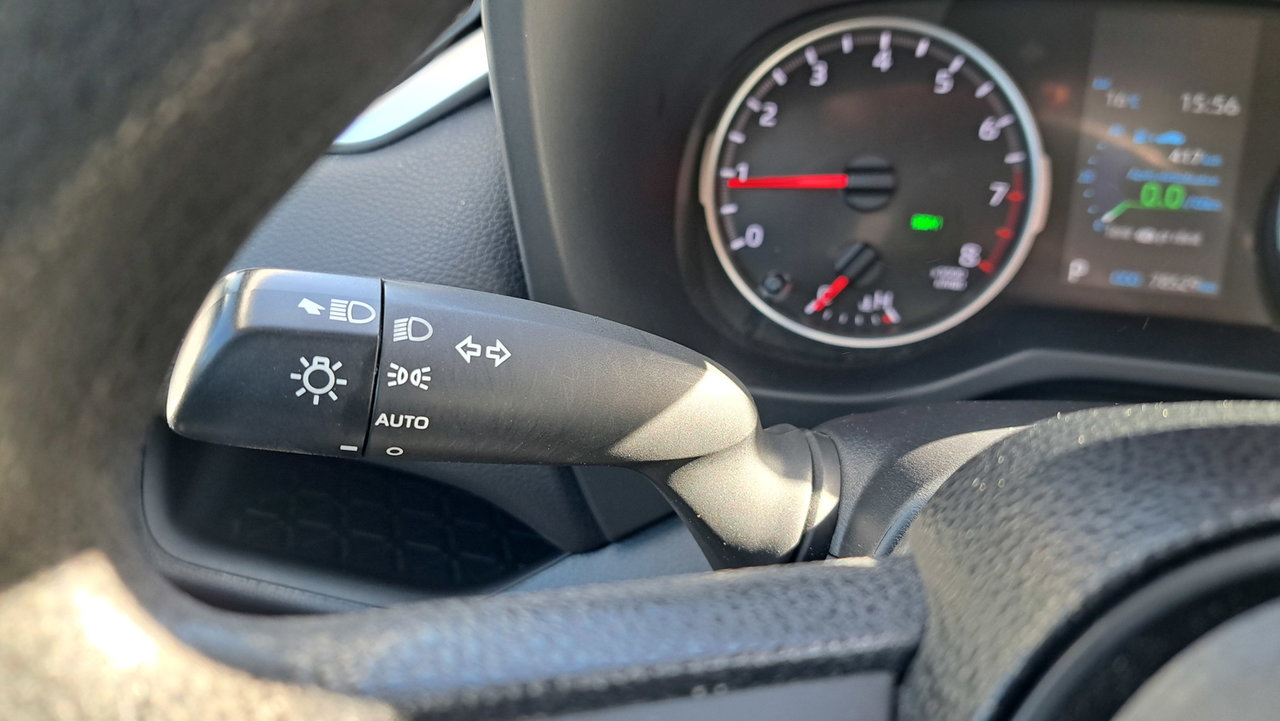2019 Toyota RAV4 LE-12