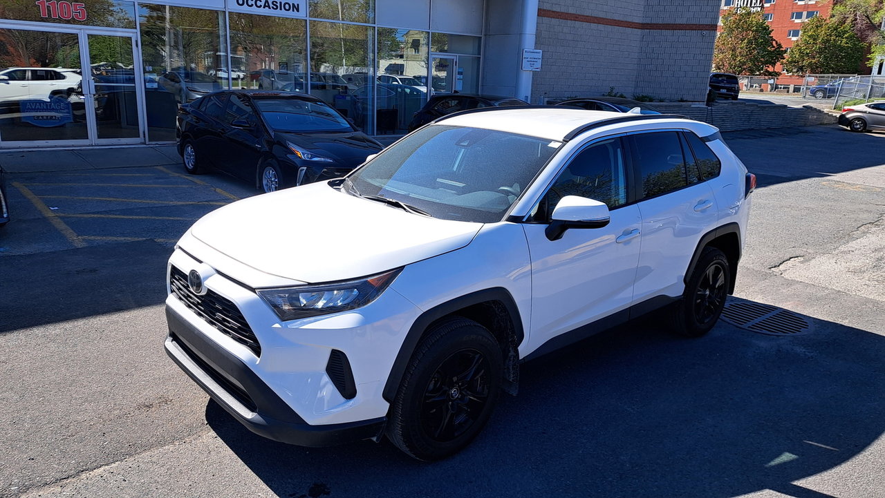 2019 Toyota RAV4 LE-32