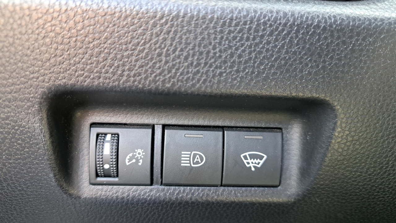 2019 Toyota RAV4 LE-19