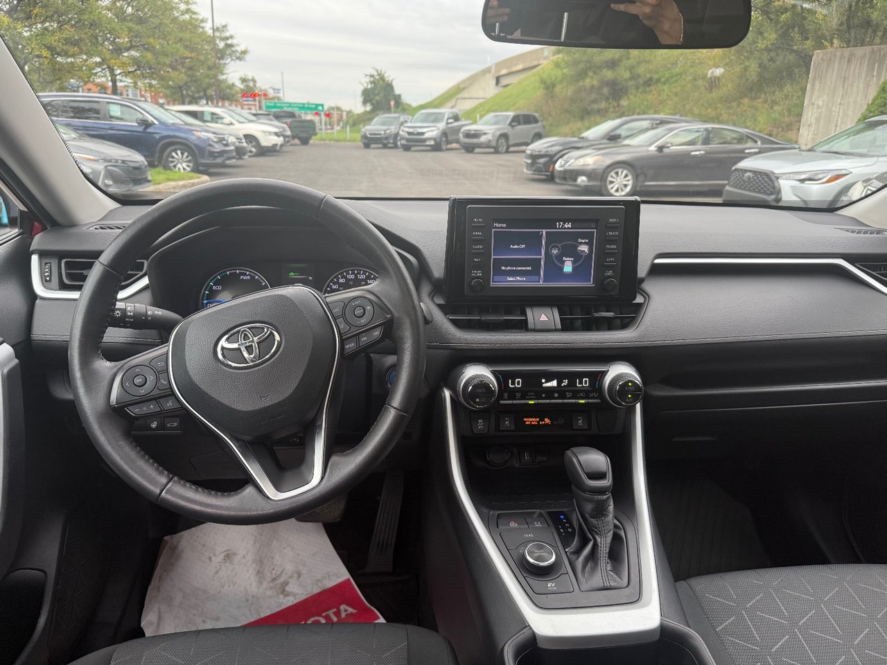 2020 Toyota RAV4 Hybrid XLE-10