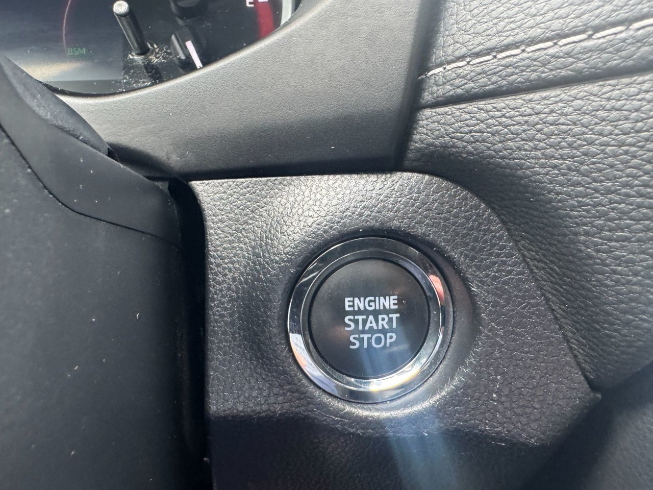 Toyota RAV4 XLE 2023-17