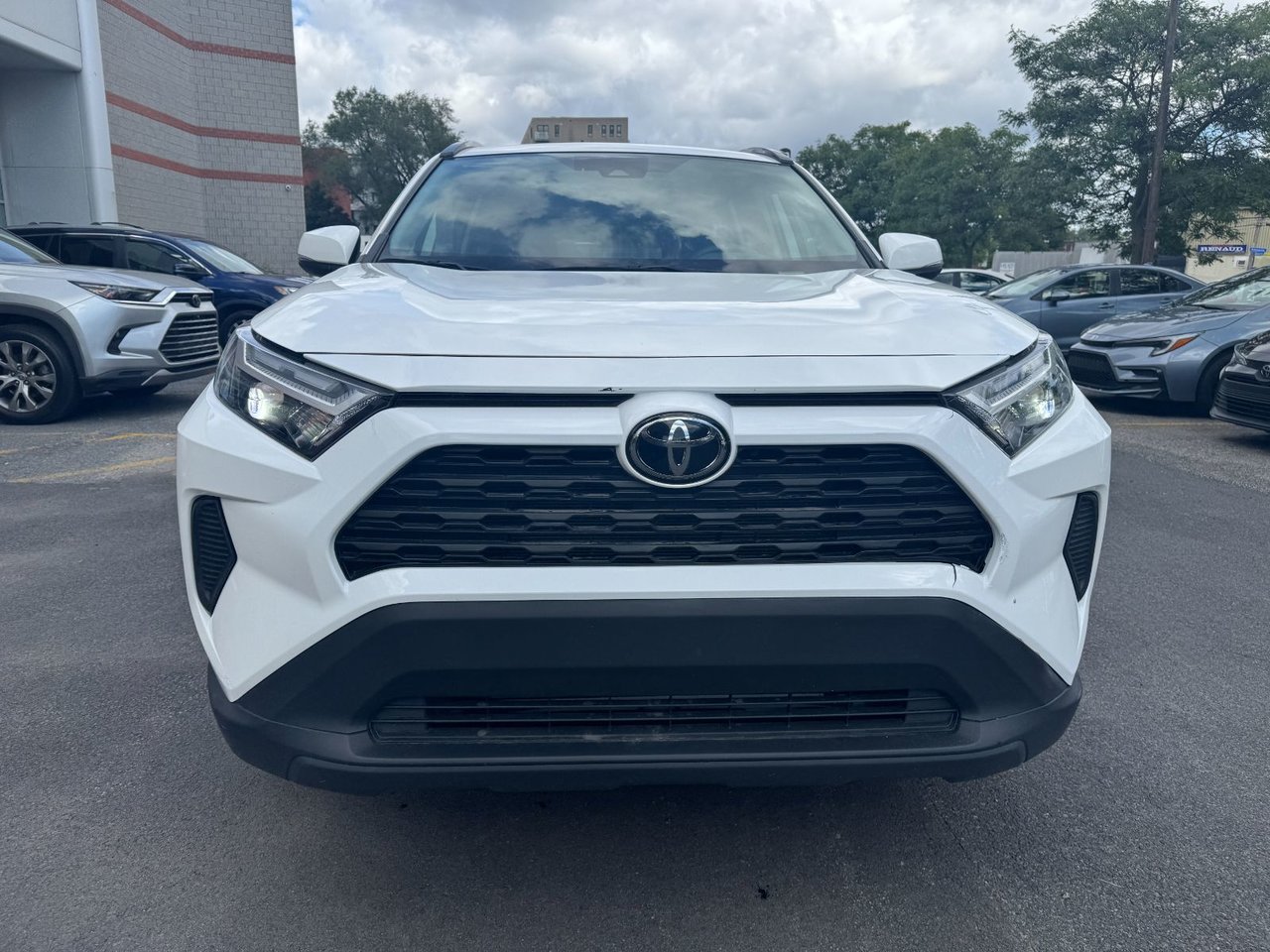 Toyota RAV4 XLE 2023-7