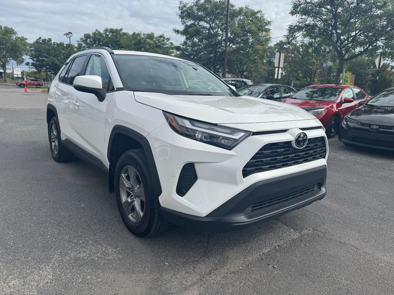Toyota RAV4 XLE 2023-6