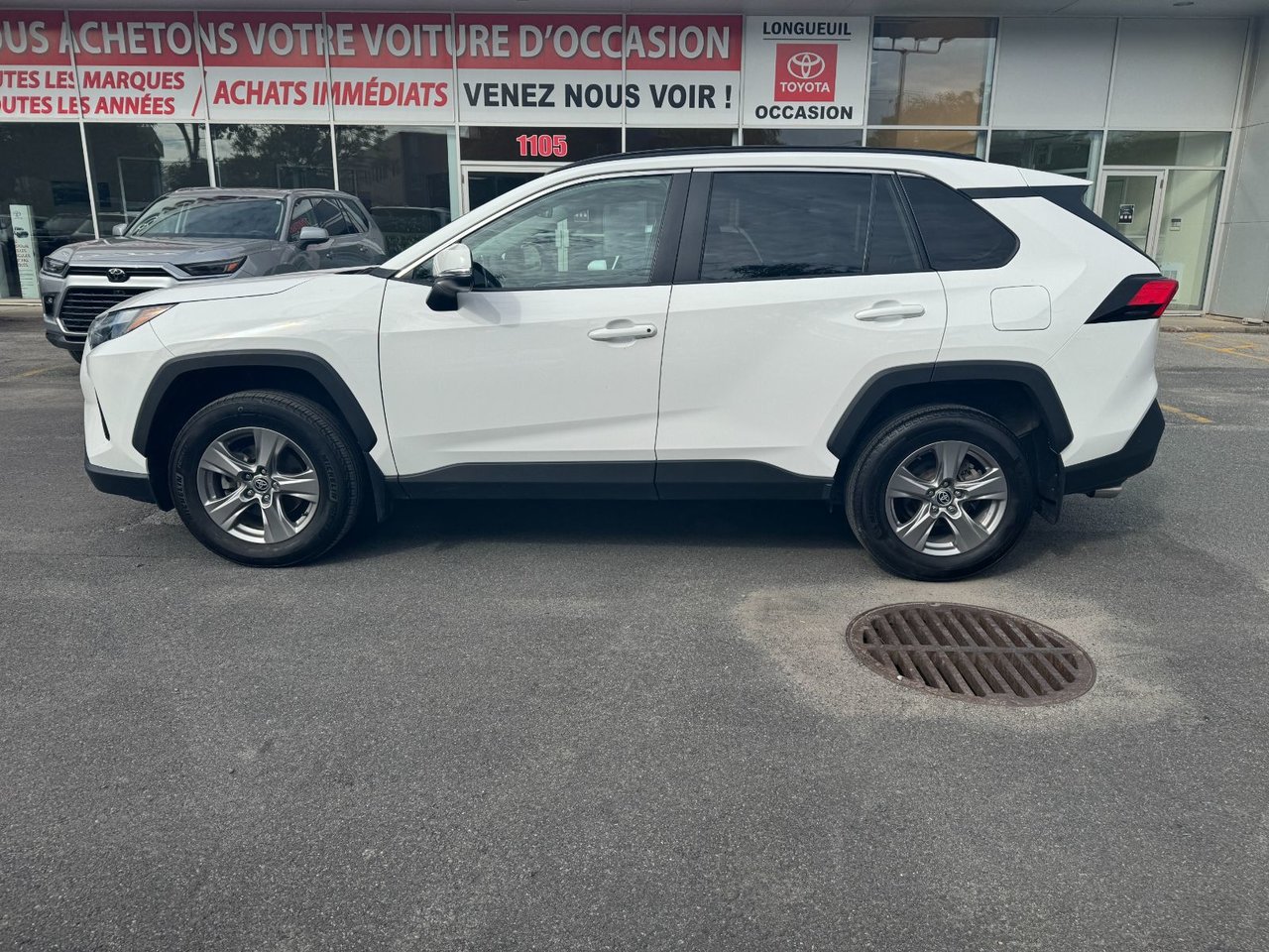 Toyota RAV4 XLE 2023-1