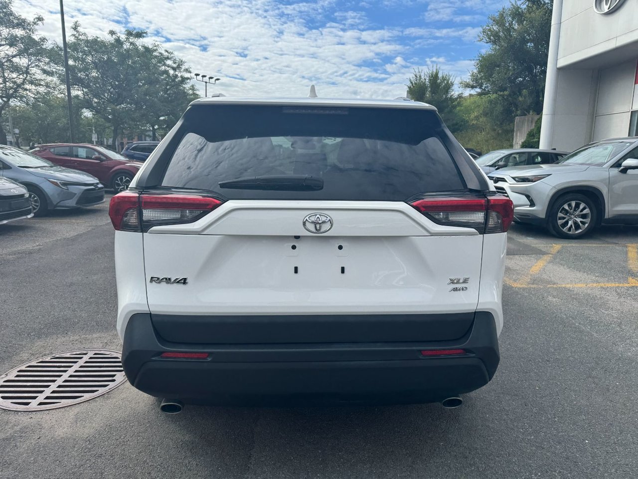 Toyota RAV4 XLE 2023-3