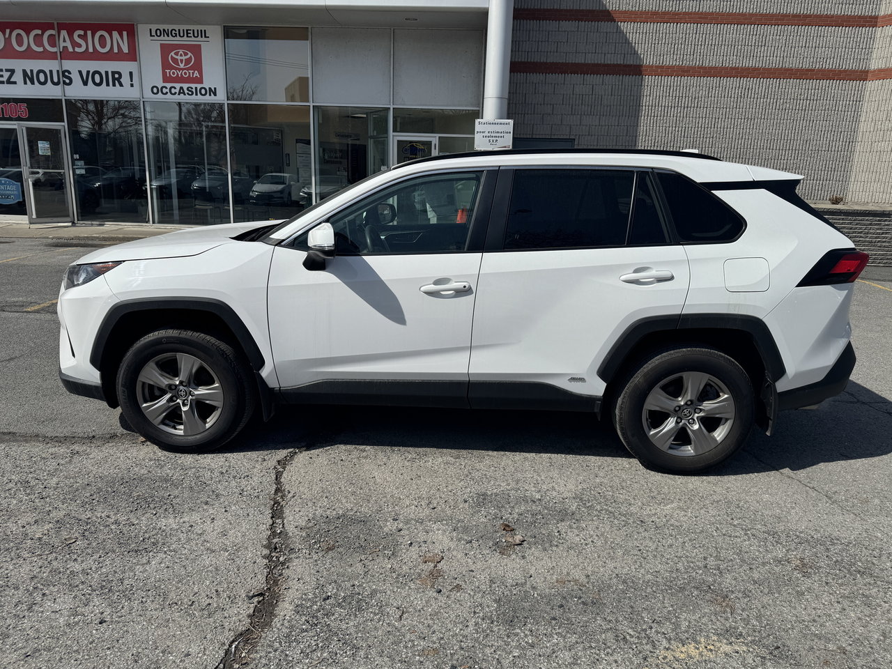 Toyota RAV4 Hybrid LE 2024-5