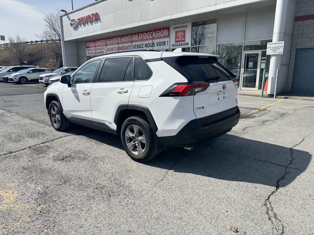 Toyota RAV4 Hybrid LE 2024-4