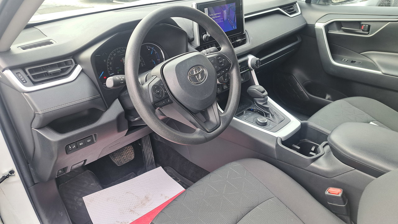 Toyota RAV4 Hybrid LE 2024-9