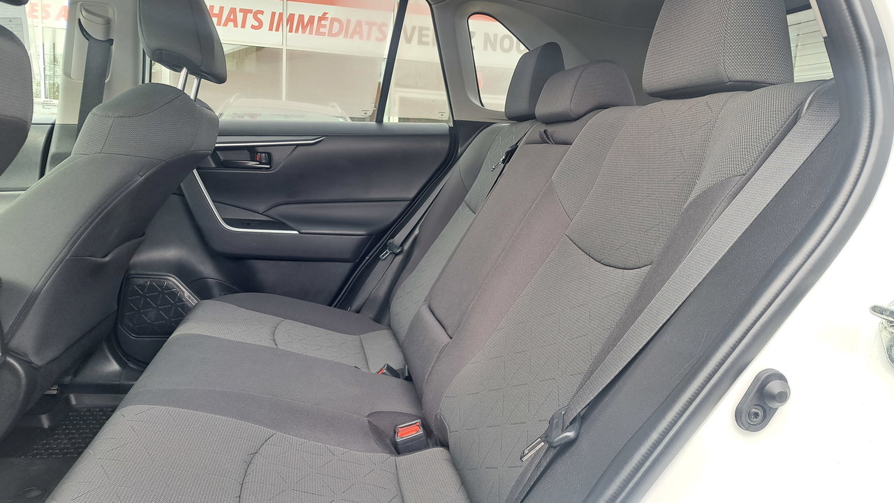 Toyota RAV4 Hybrid LE 2024-24