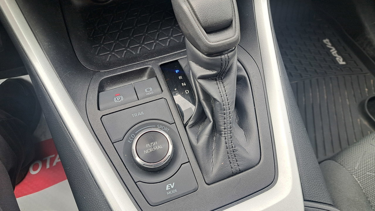 Toyota RAV4 Hybrid LE 2024-20