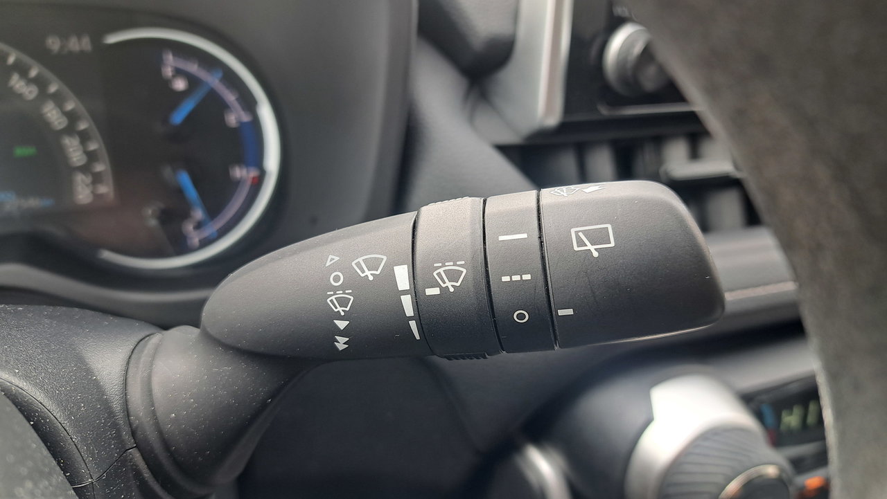 Toyota RAV4 Hybrid LE 2024-13