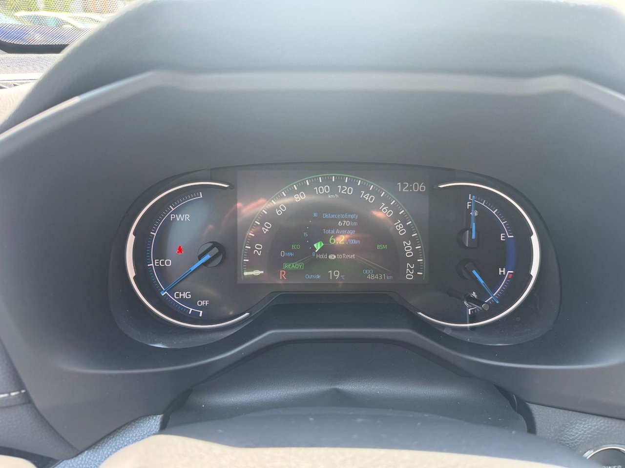 2024 Toyota RAV4 Hybrid XLE-19