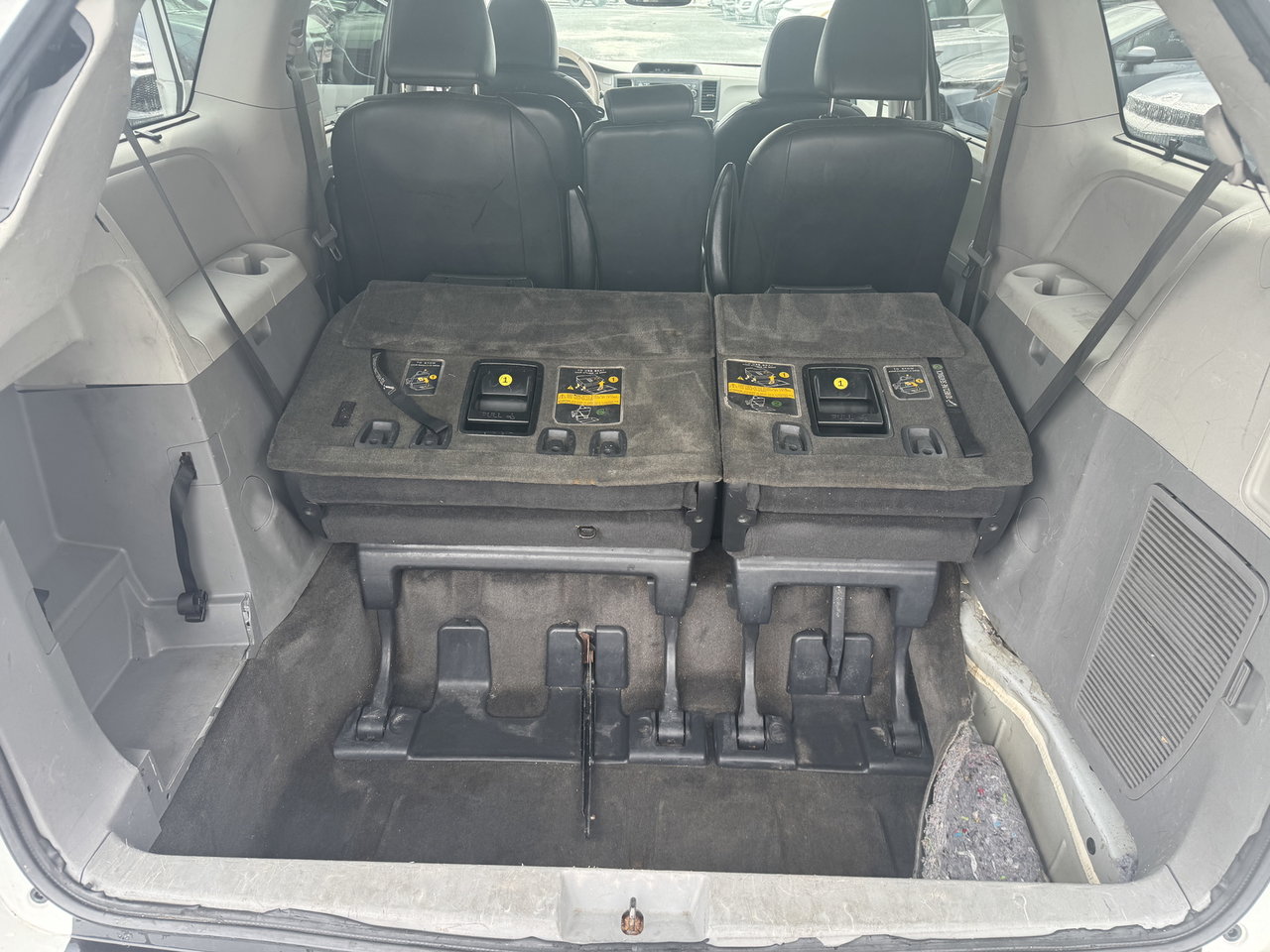 2013 Toyota Sienna SE-15