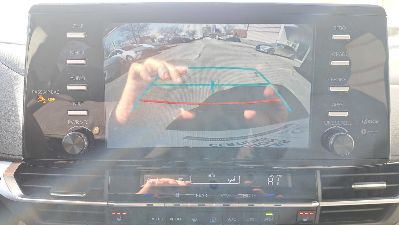 Toyota Sienna Hybrid LE  8-PASS 2023-17