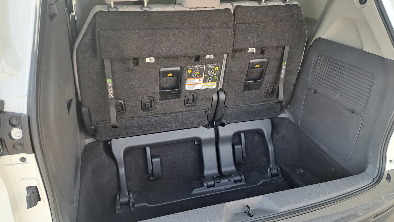 Toyota Sienna Hybrid LE  8-PASS 2023-28