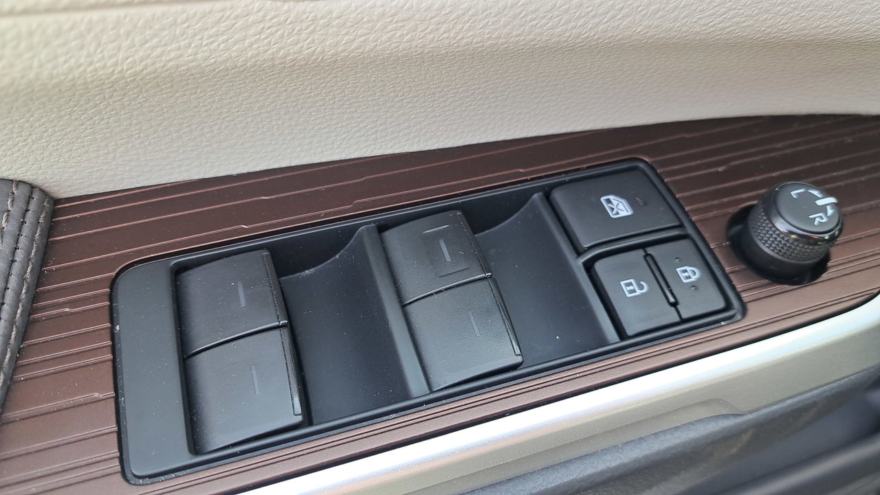 Toyota Sienna Hybrid LE  8-PASS 2023-20