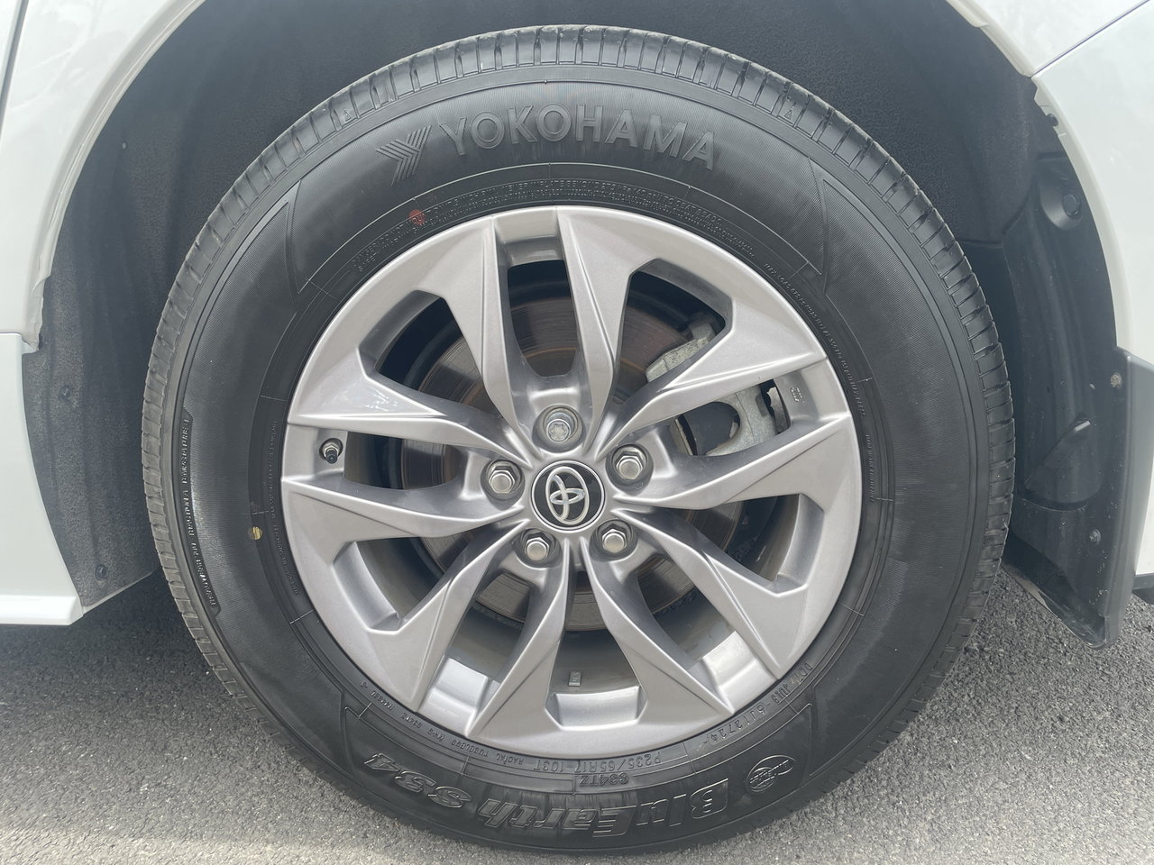 Toyota Sienna Hybrid XLE 8-PASS 2025-16