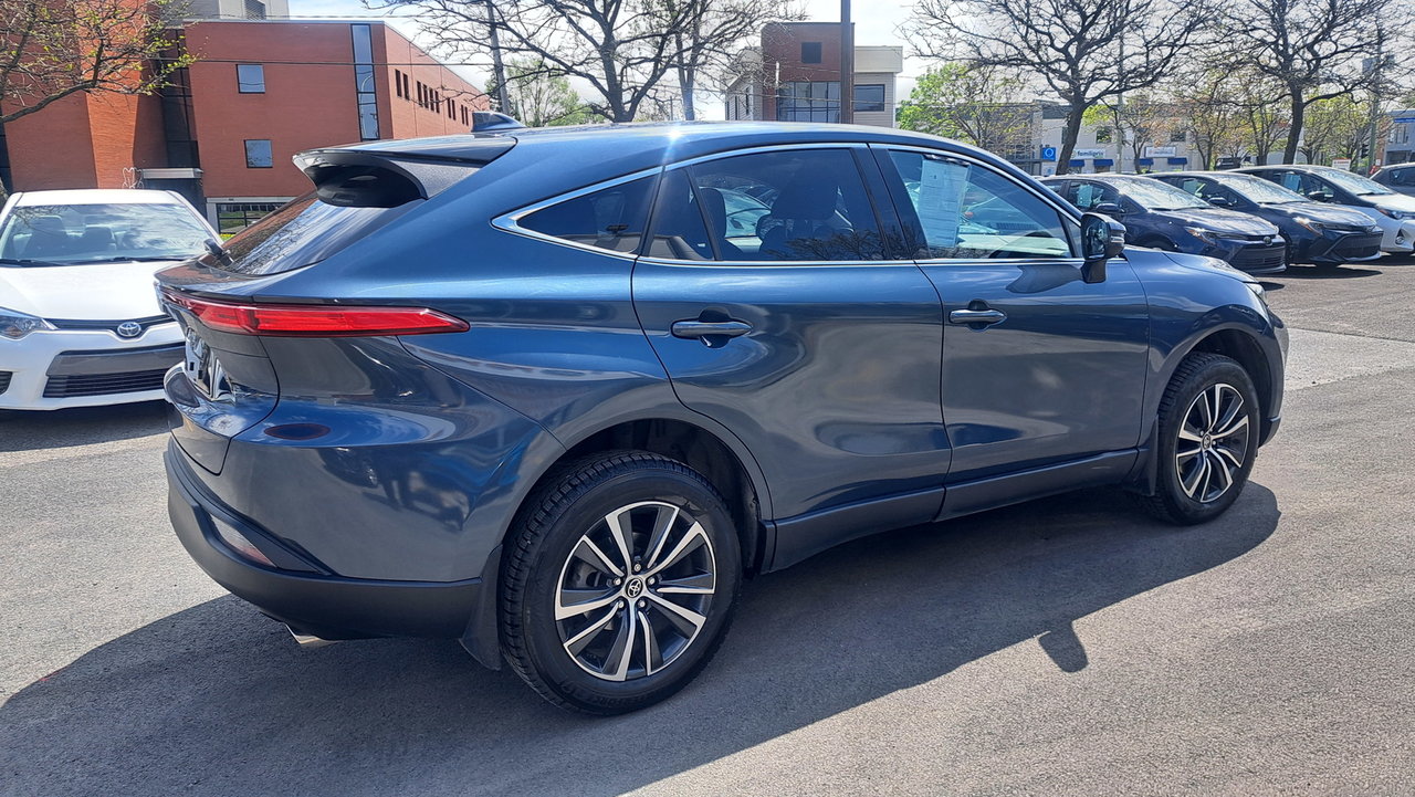 Toyota Venza Hybrid LE 2023-3