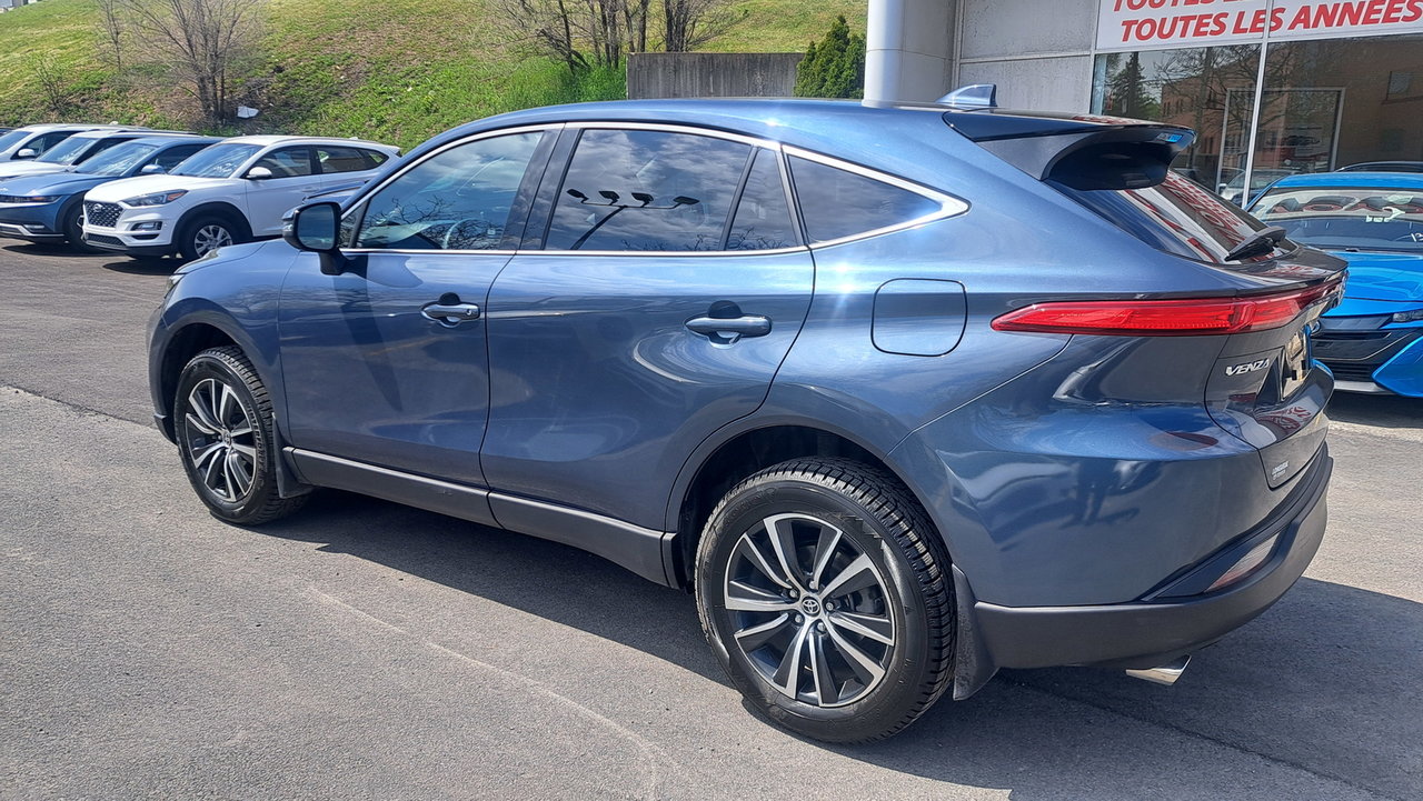 Toyota Venza Hybrid LE 2023-4