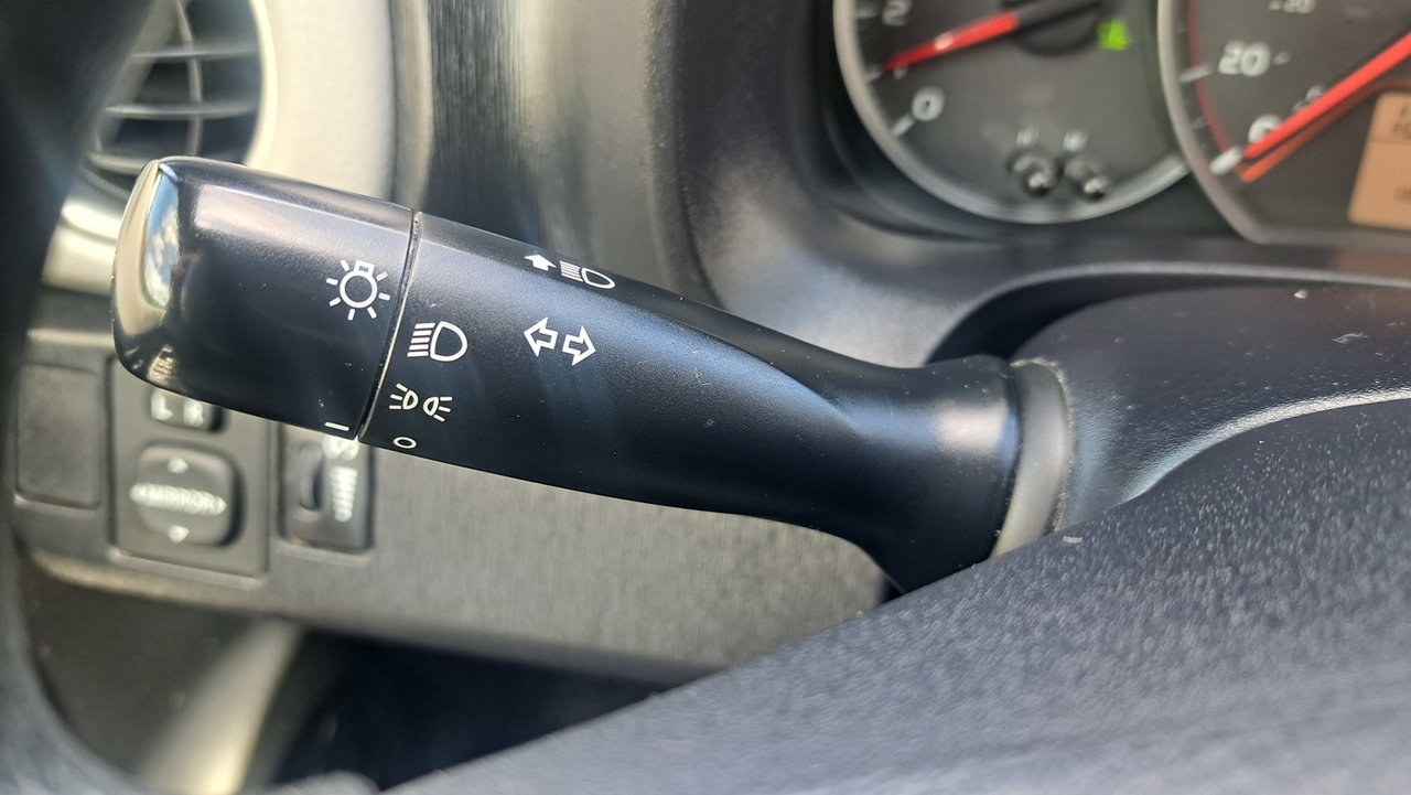 2012 Toyota Yaris Hatchback 5DR LE 4A-13