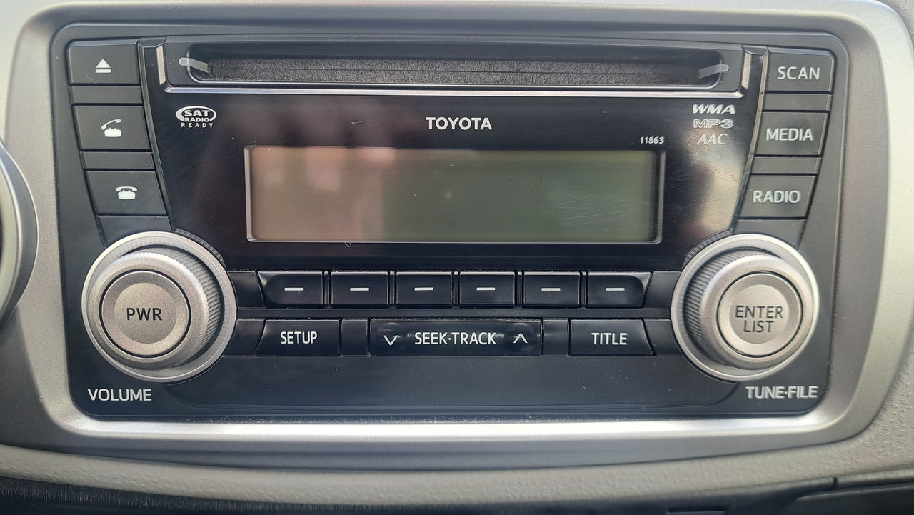 2012 Toyota Yaris Hatchback 5DR LE 4A-16