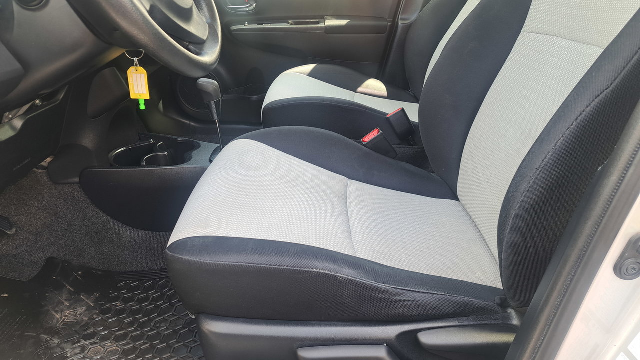 2012 Toyota Yaris Hatchback 5DR LE 4A-7