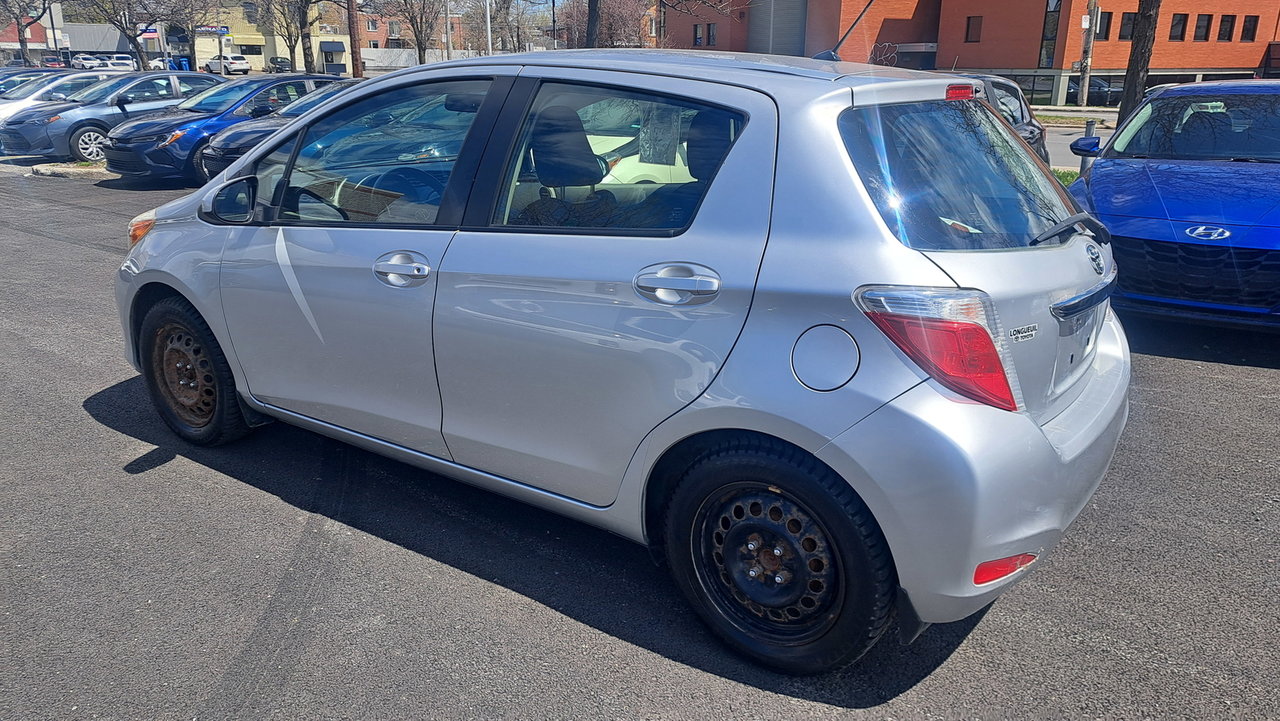 2012 Toyota Yaris Hatchback 5DR LE 4A-4