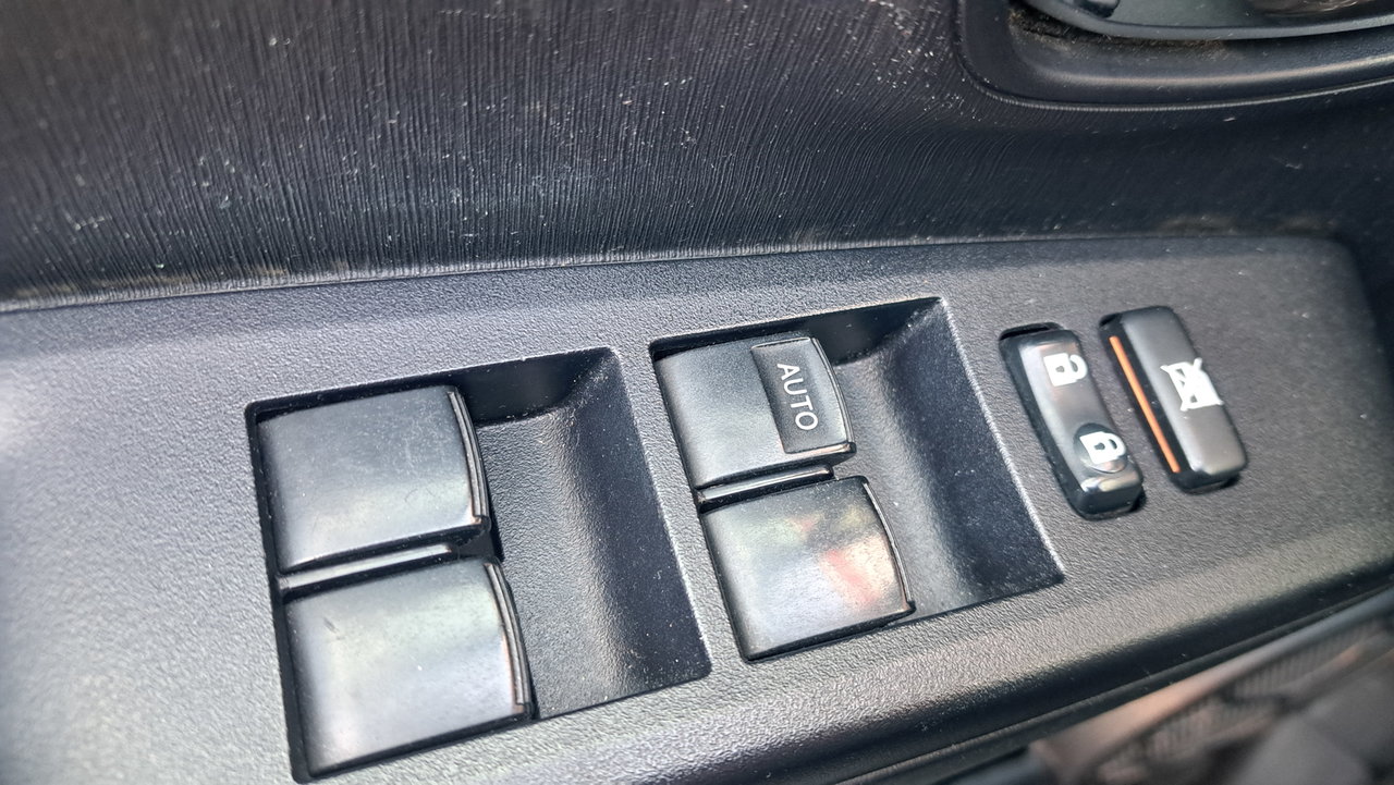 Toyota Yaris Hatchback 5DR LE 4A 2013-18