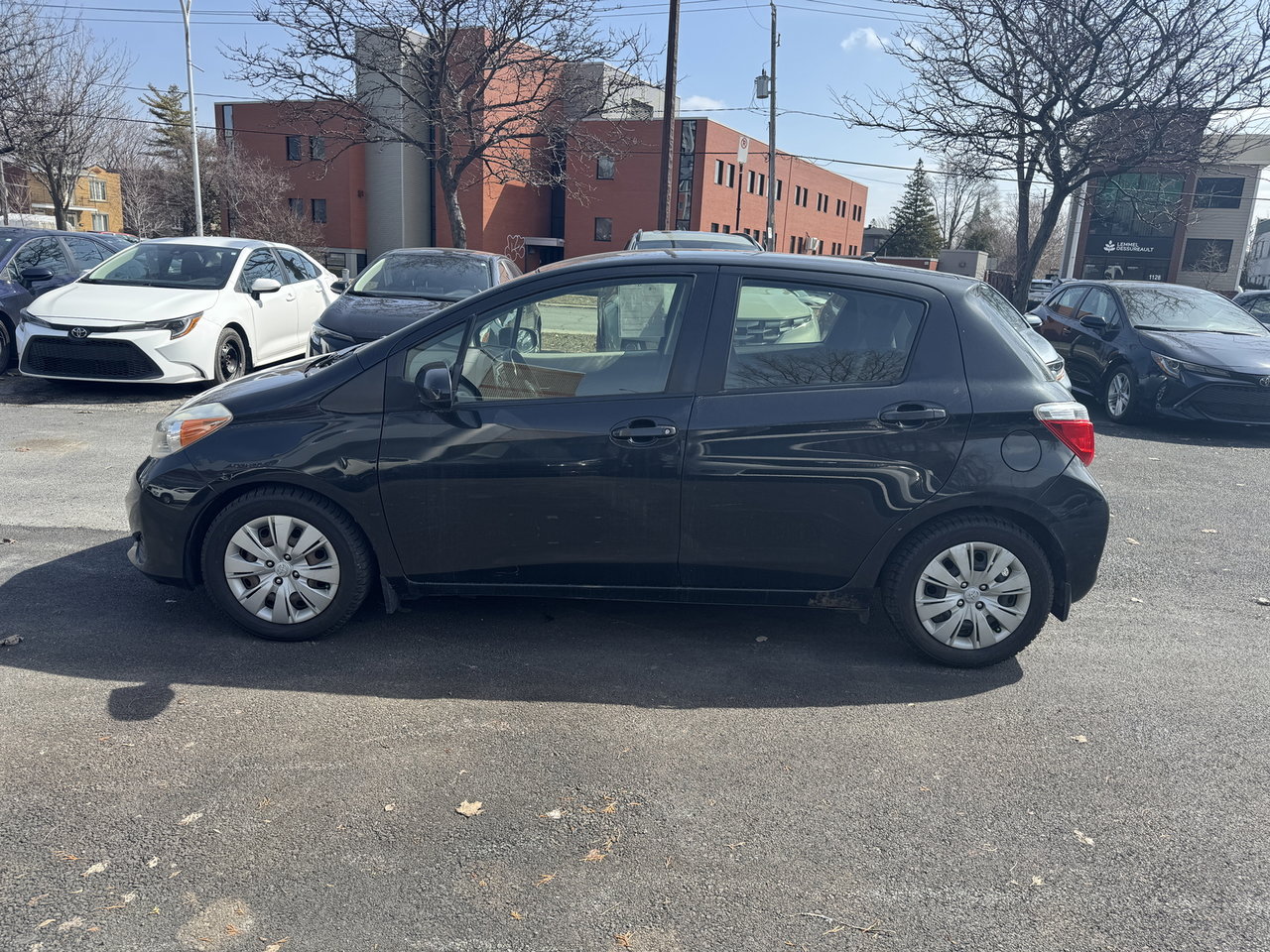 Toyota Yaris Hatchback 5DR LE 4A 2013-2