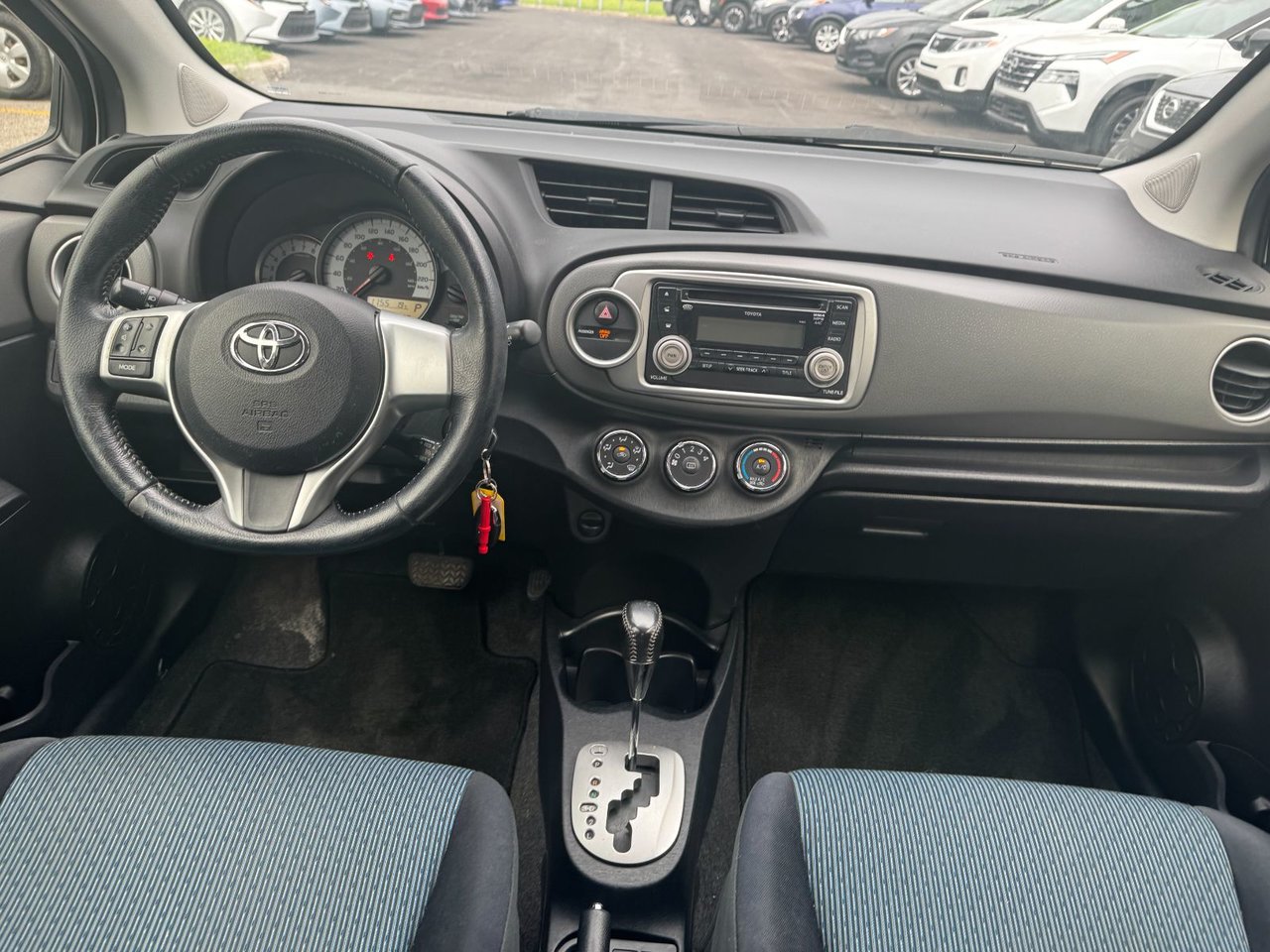 2013 Toyota Yaris LE-8