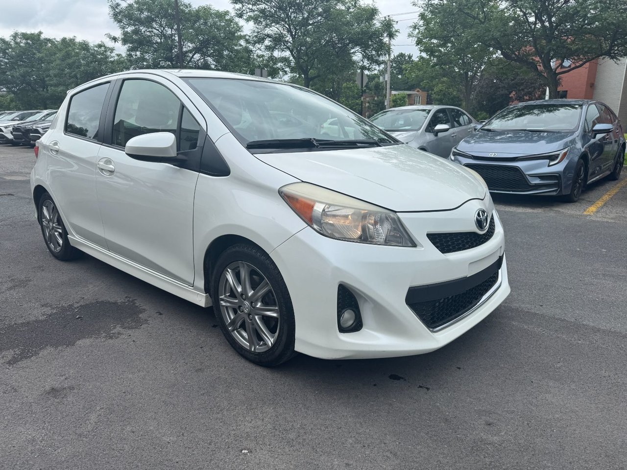 2013 Toyota Yaris LE-6