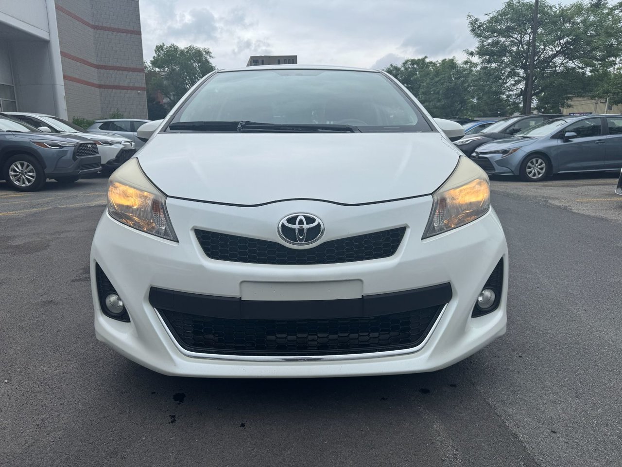 2013 Toyota Yaris LE-7