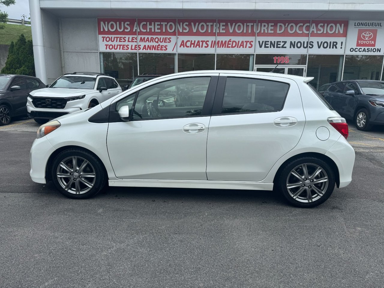 2013 Toyota Yaris LE-1