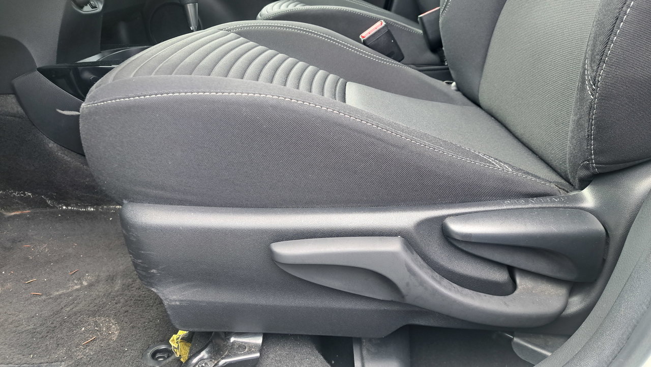 Toyota Yaris Hatchback 5DR SE 4A 2016-6