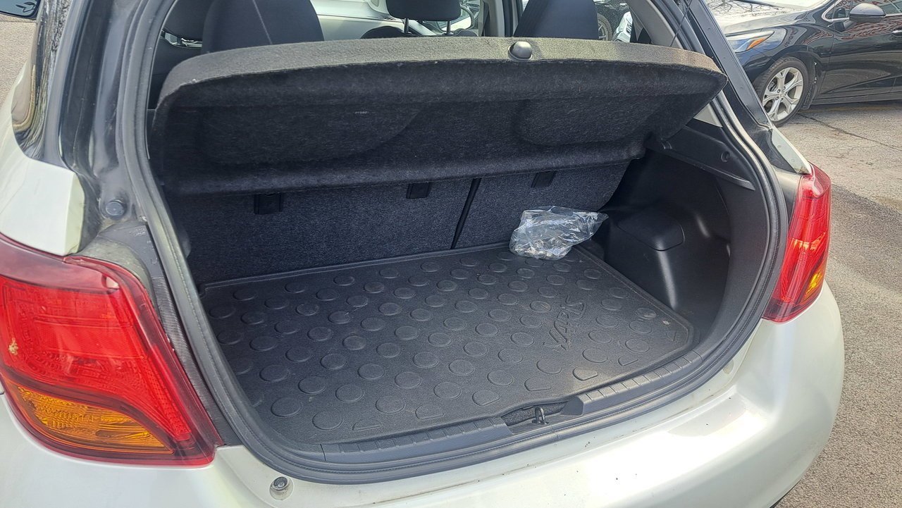 Toyota Yaris Hatchback 5DR SE 4A 2016-27