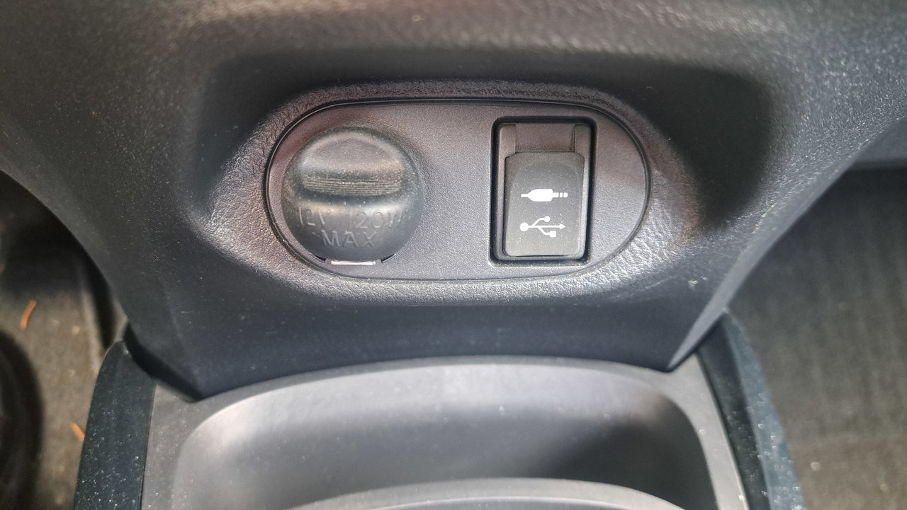 Toyota Yaris Hatchback 5DR SE 4A 2016-19