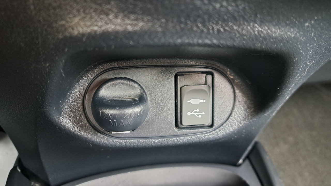 2016 Toyota Yaris LE-16