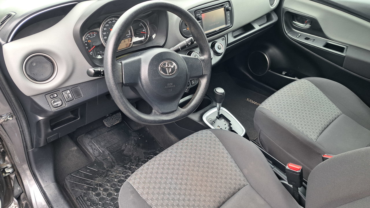 2016 Toyota Yaris LE-8