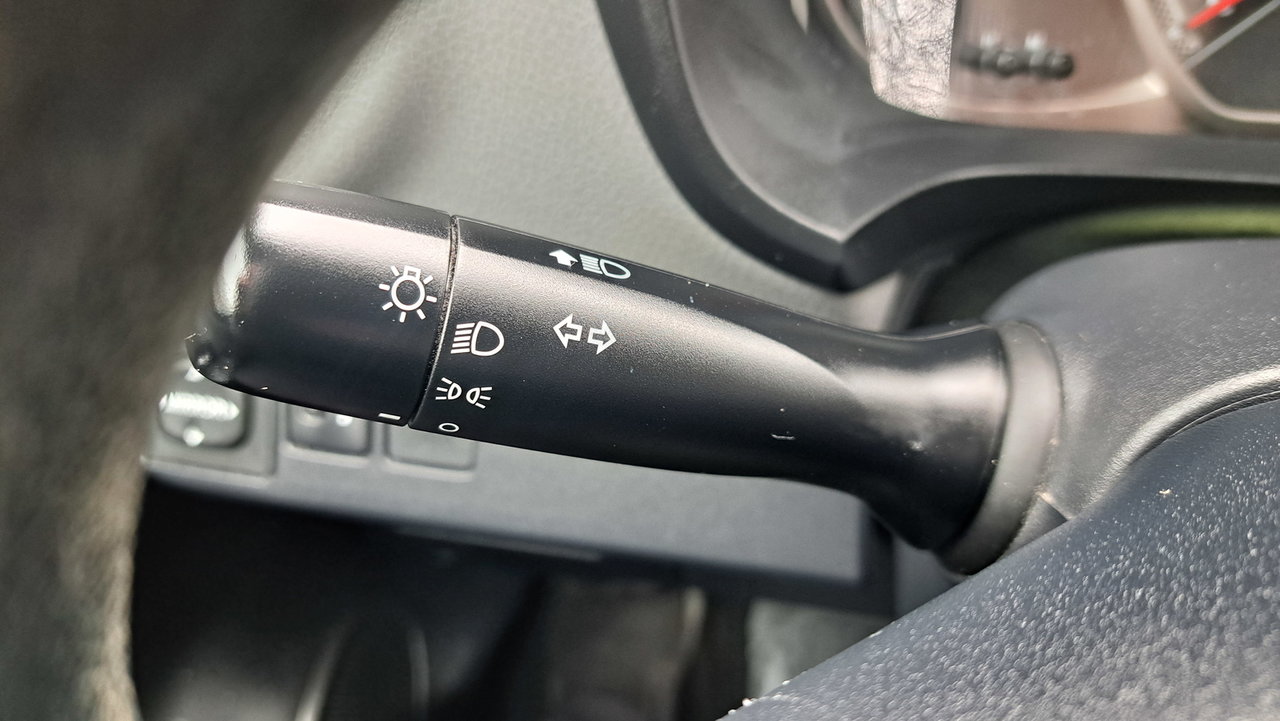 2016 Toyota Yaris LE-10