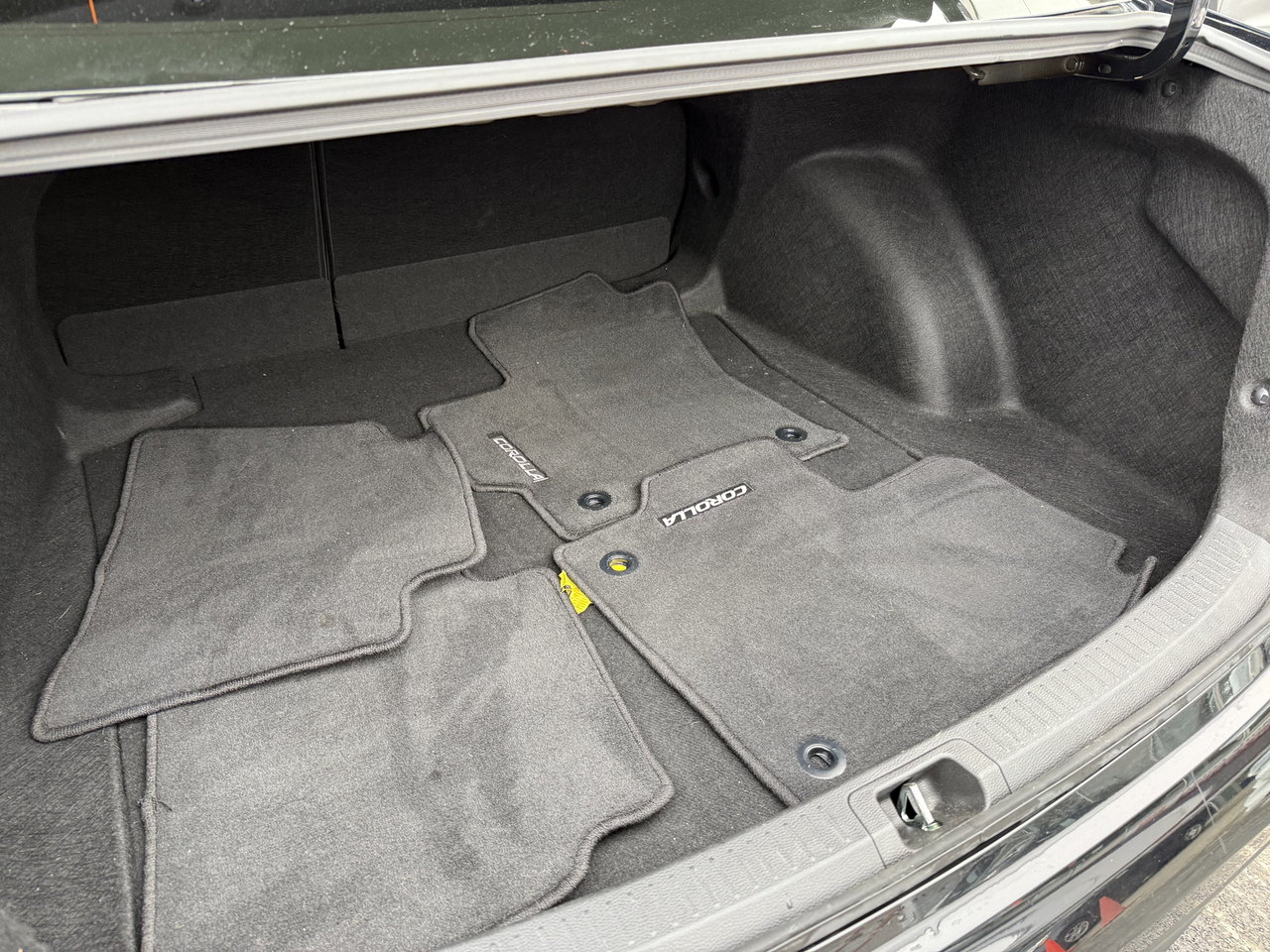 Toyota Corolla Hybrid LE 2024-36