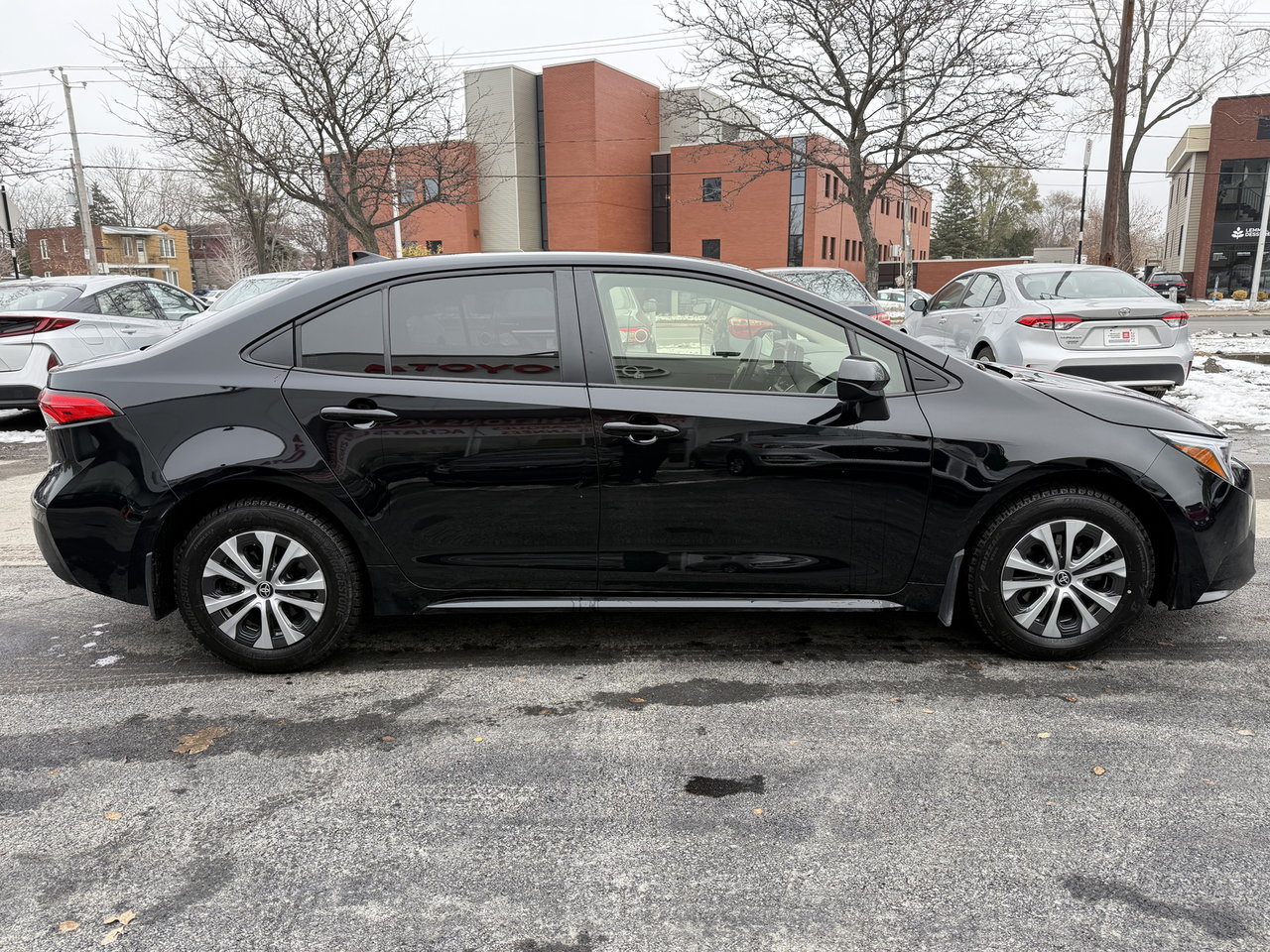Toyota Corolla Hybrid LE 2024-6