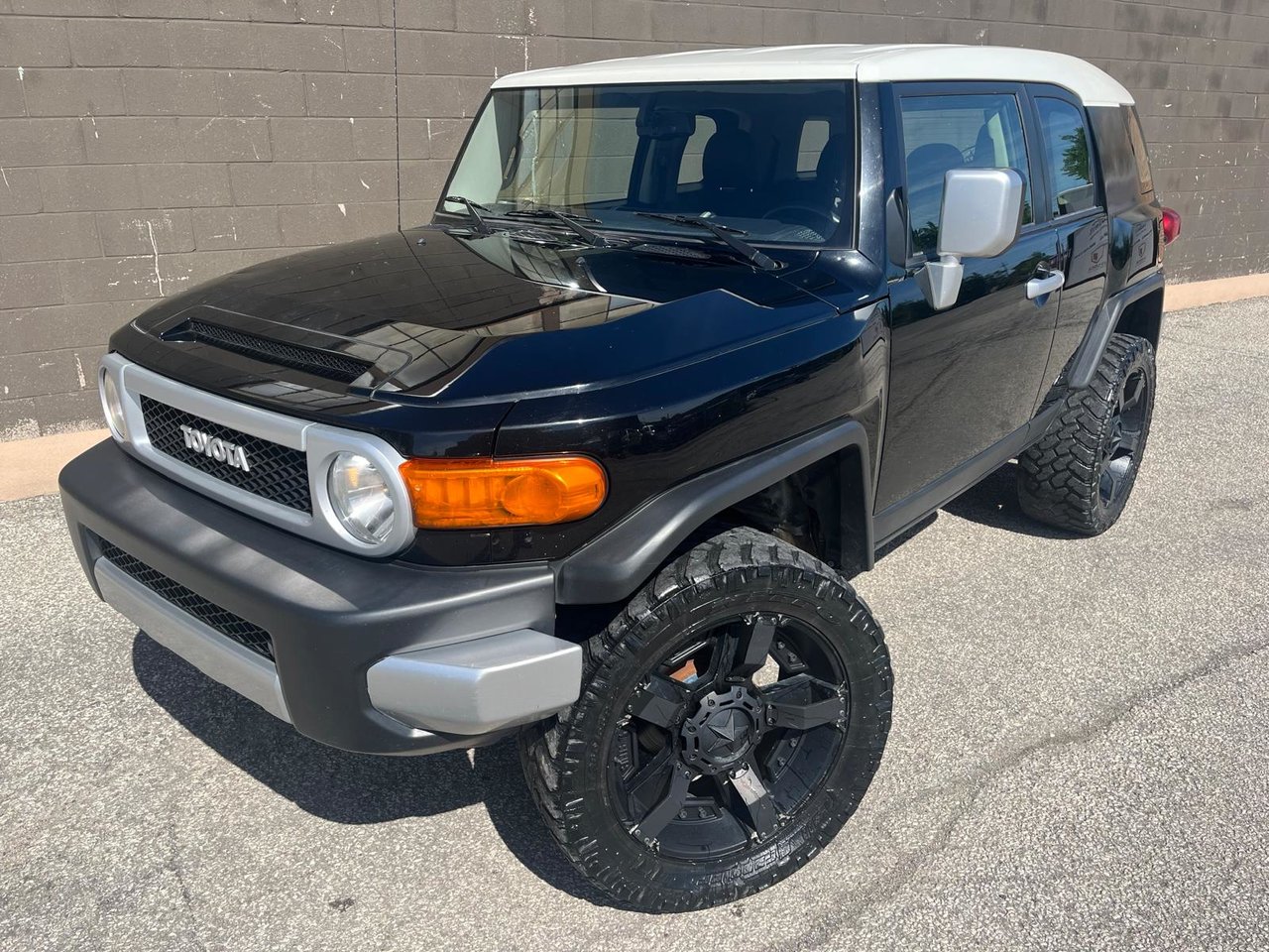 2014 Toyota FJ Cruiser 4WD SUV / Crossover Four-Wheel Drive Automatic