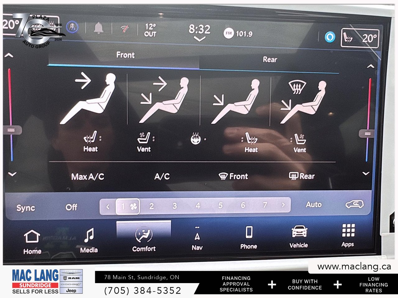 2024 Chrysler Pacifica Hybrid Premium S Appearance-18