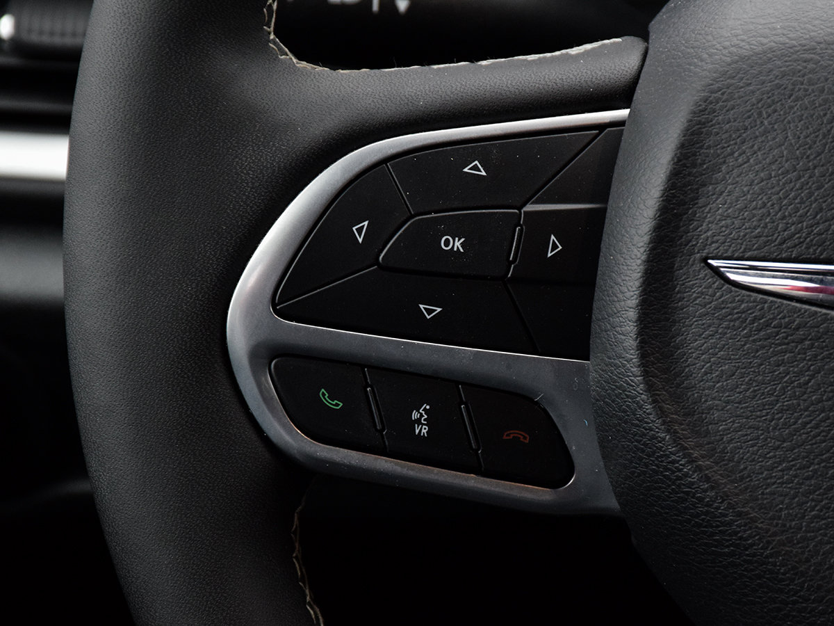 2025 Chrysler GRAND CARAVAN SXT-18